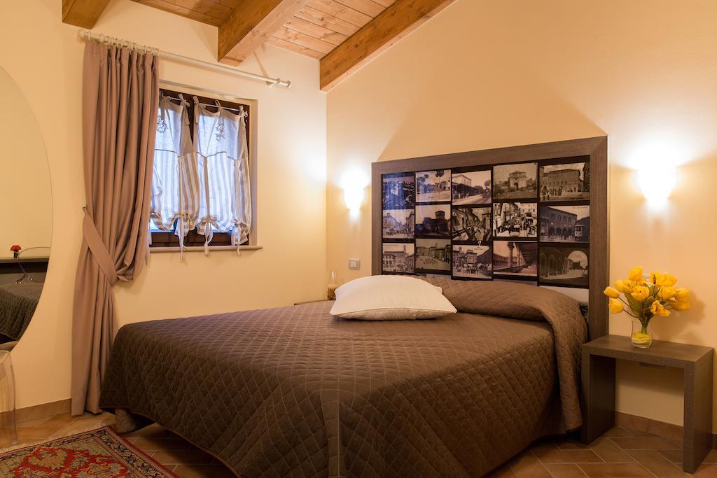 Locanda Borgognina Lucrezia Habitación foto