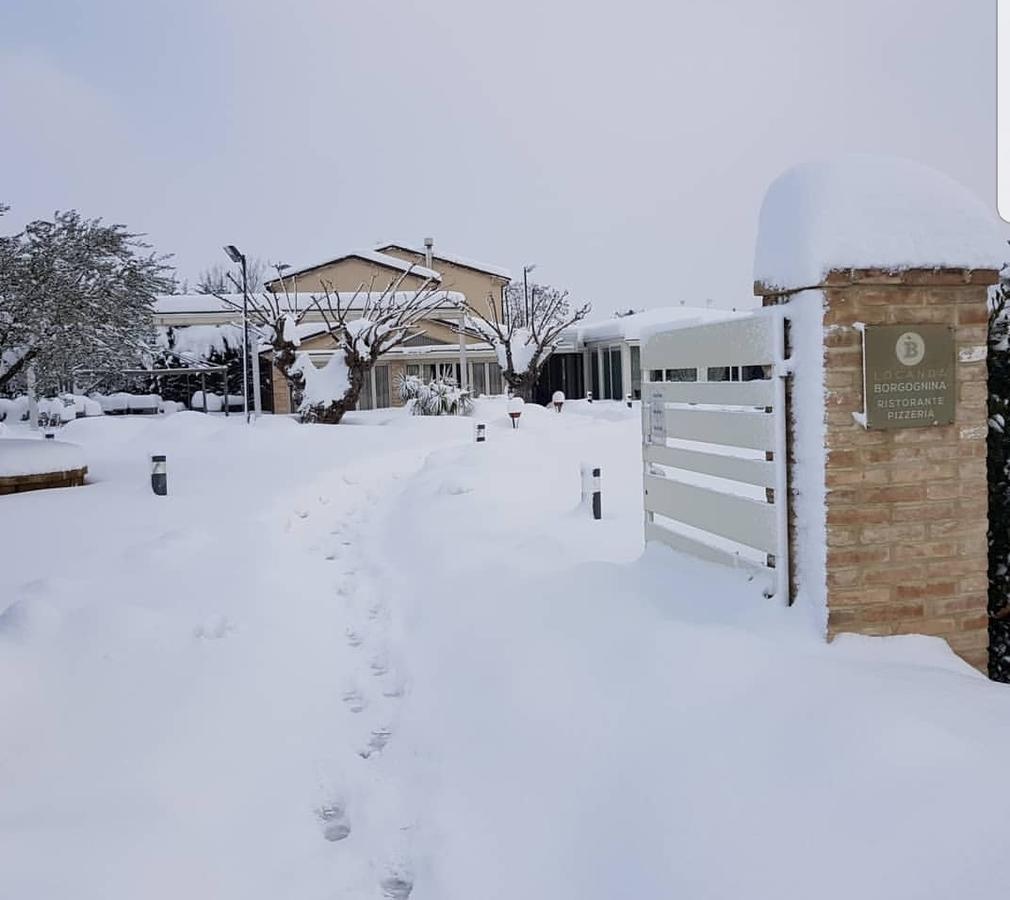 Locanda Borgognina Lucrezia Exterior foto