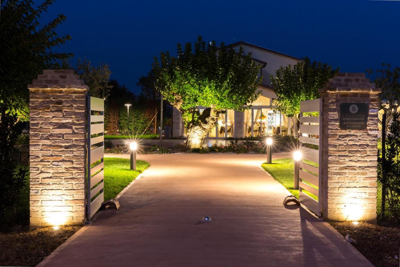 Locanda Borgognina Lucrezia Exterior foto